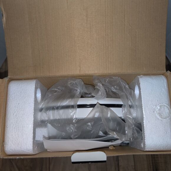 KITCHEN GOURMET ELECTRIC OMELET MAKER WHITE SW-086. Packaging has some wear - Picture 5 of 8